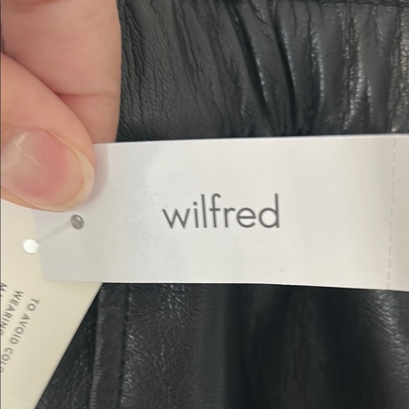 Wilfred Black High Waist Shorts Sleek Design - Picture 5 of 10